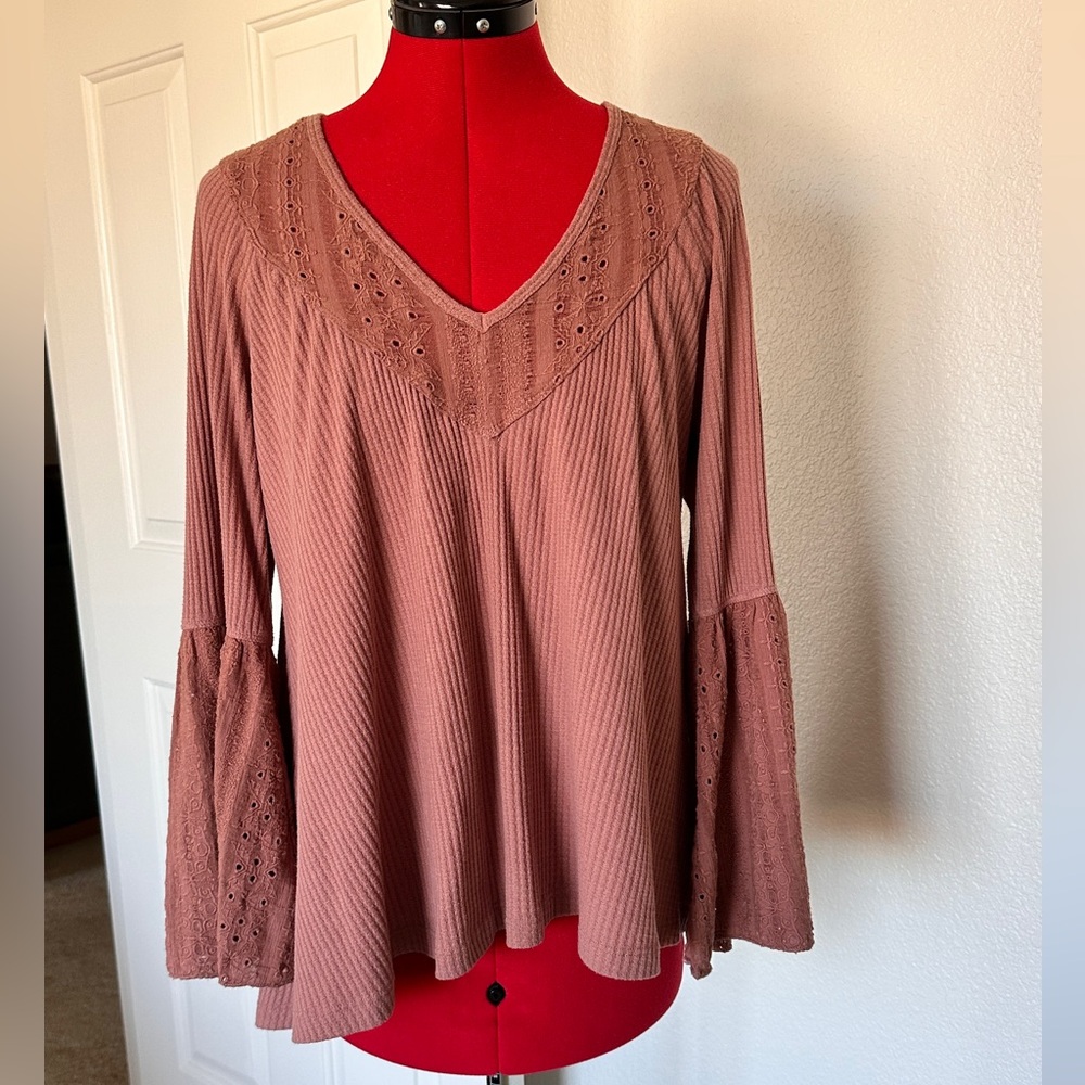 Free People Eyelet Flare Sleeve Blouse - Mauve small